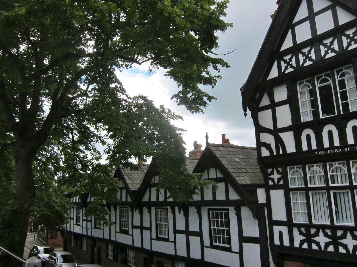 30 Overleigh Road Chester Exterior photo